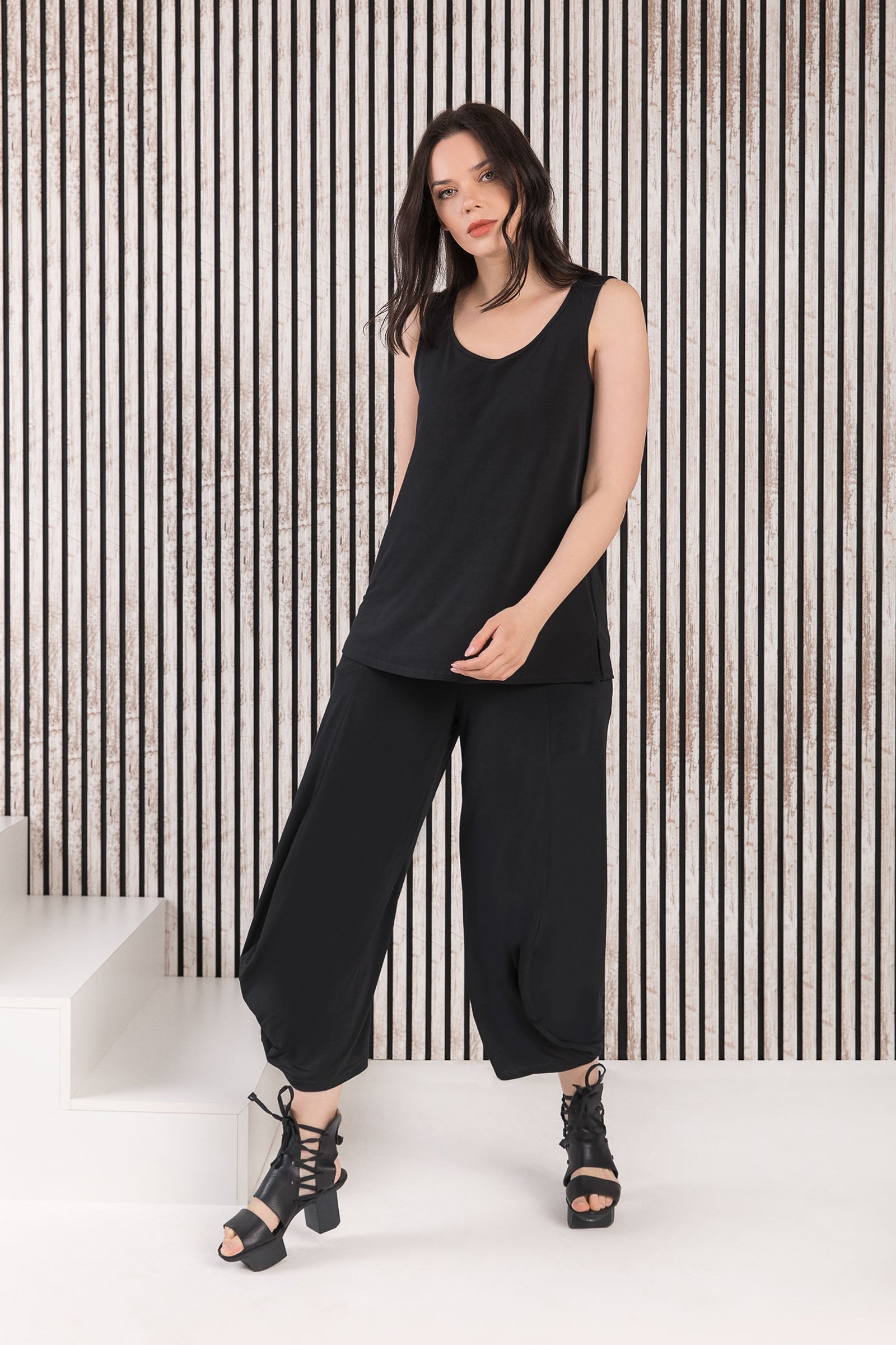 Dilly Tank, Black Vogue